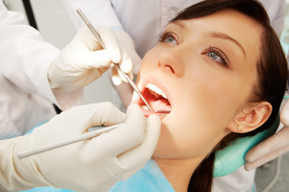 Oral Health Is Serious: 5 Signs You Should Go to a Dentist